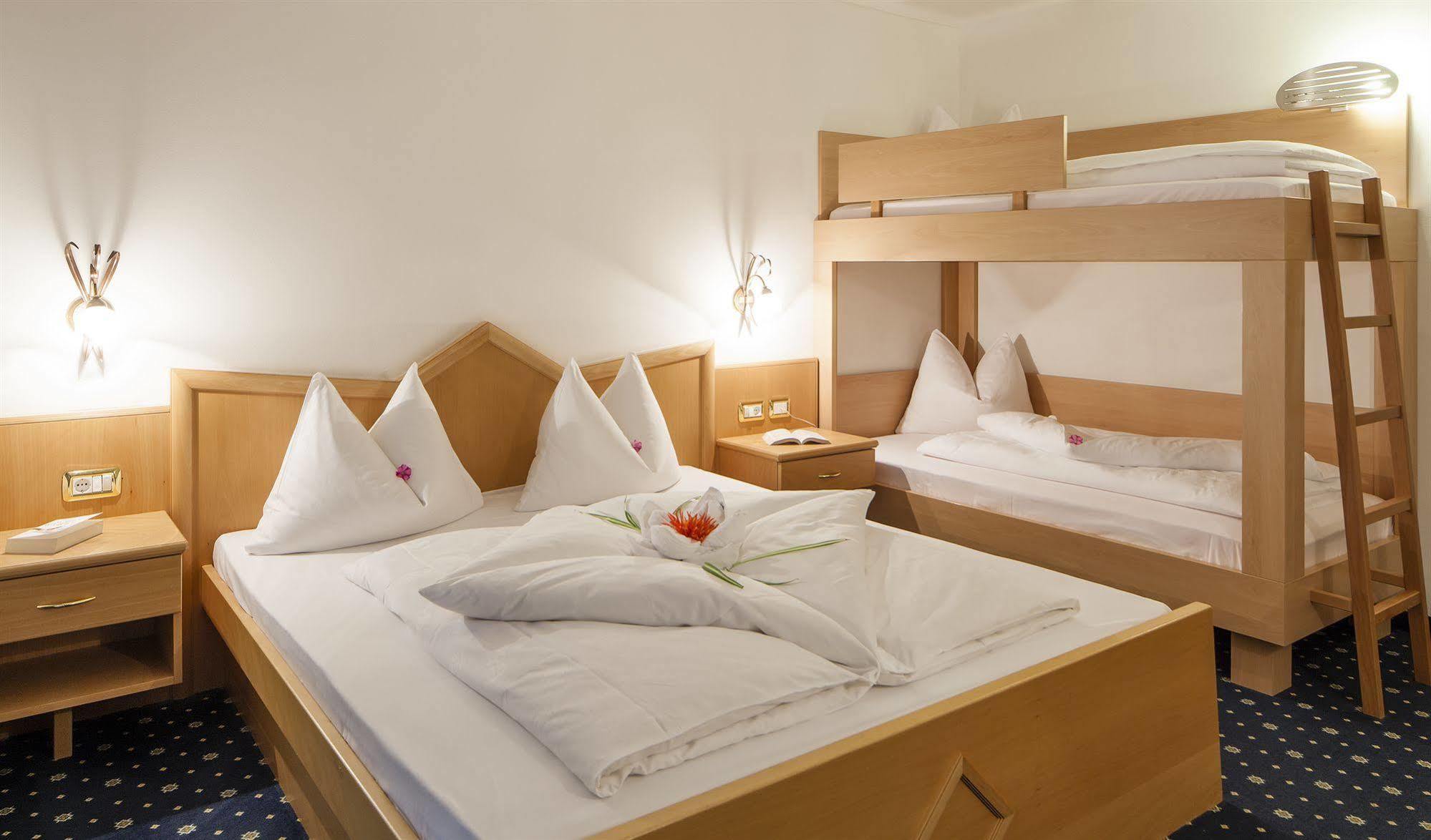 Hotel Bergkristall Brennero Kültér fotó